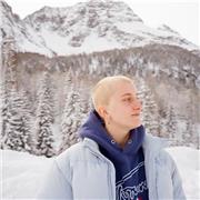 Ragazza diplomata fa ripetizioni di Storia, geografia, letteratura, inglese e spagnolo